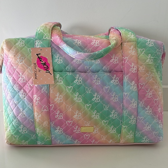 NWT LUVBETSEY BY BETSEY JOHNSON WEEKENDER DUFFLE OVERNIGHTED BAG QUILTED PASTEL - Picture 9 of 9